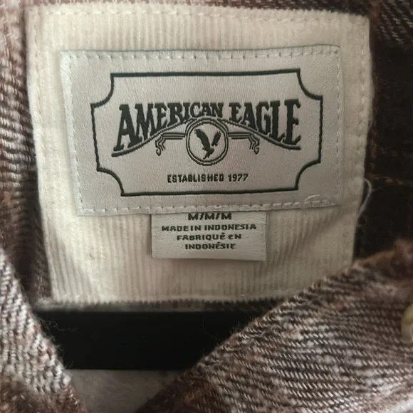 Women’s American eagle hooded flannel - Picture 2 of 3